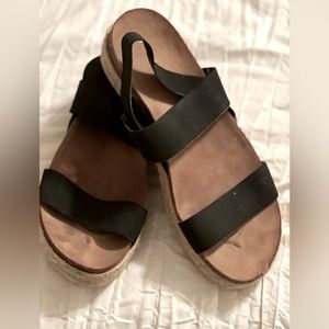 Used woman’s shoes